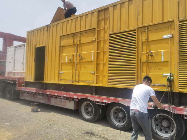 靖安除了负载情况和发动机维护，还有哪些因素会影响 200kw 柴油发电机的油耗？