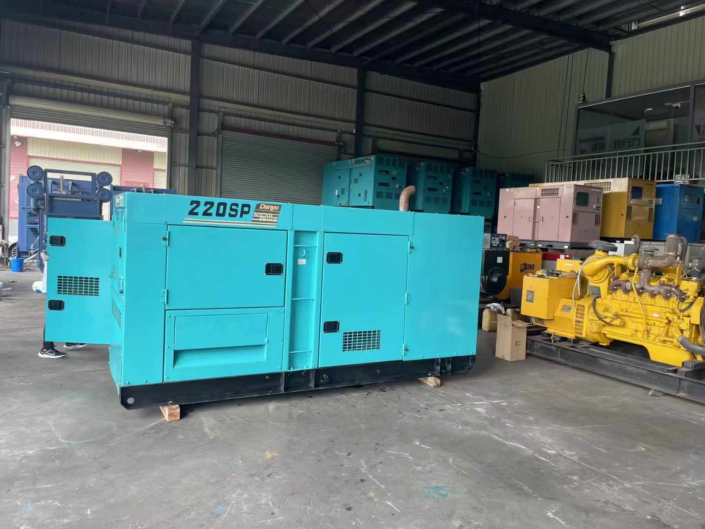 靖安800kW 柴油发电机的输出电流波动范围是多少？